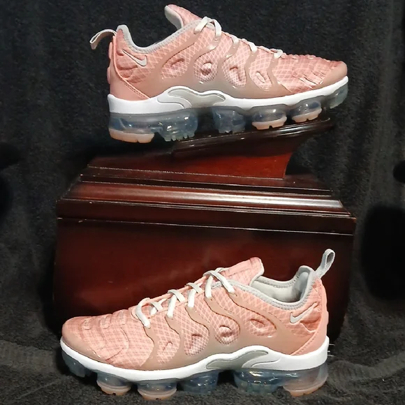 Nike | Shoes | Nike Vapormax Plus Bleached Coralpure  display picture 1